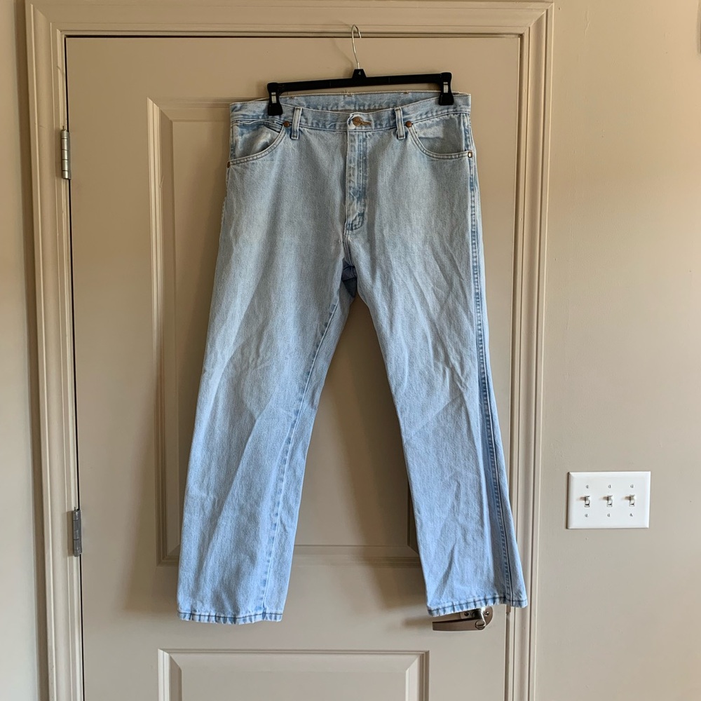 Wrangler Men's Light Blue Straight Jeans